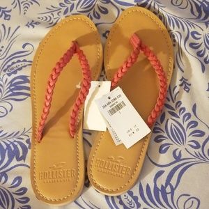 Hollister coral braided flip flops NWT